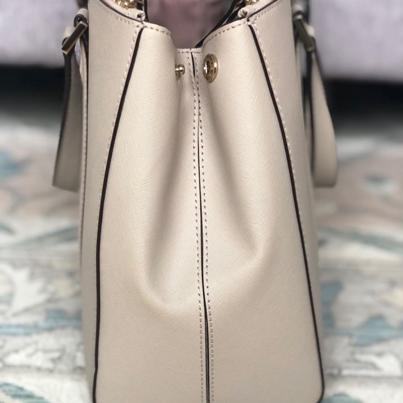 Kate Spade Purse - Picture 2 of 2